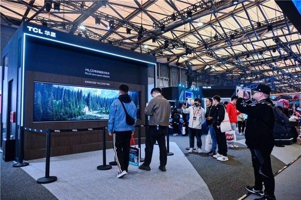 黑芝麻智能：自动驾驶芯片落地开花，跨域计算平台业界首发｜2023大事记