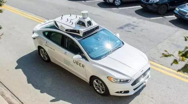 无人自动驾驶出租车夜间停车频繁鸣笛 当地居民苦不堪言